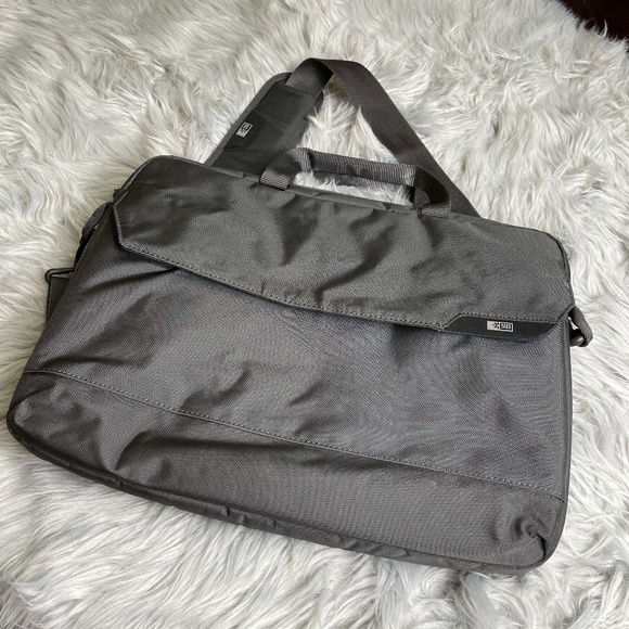 Case Logic Laptop Messenger Bag - Picture 1 of 7